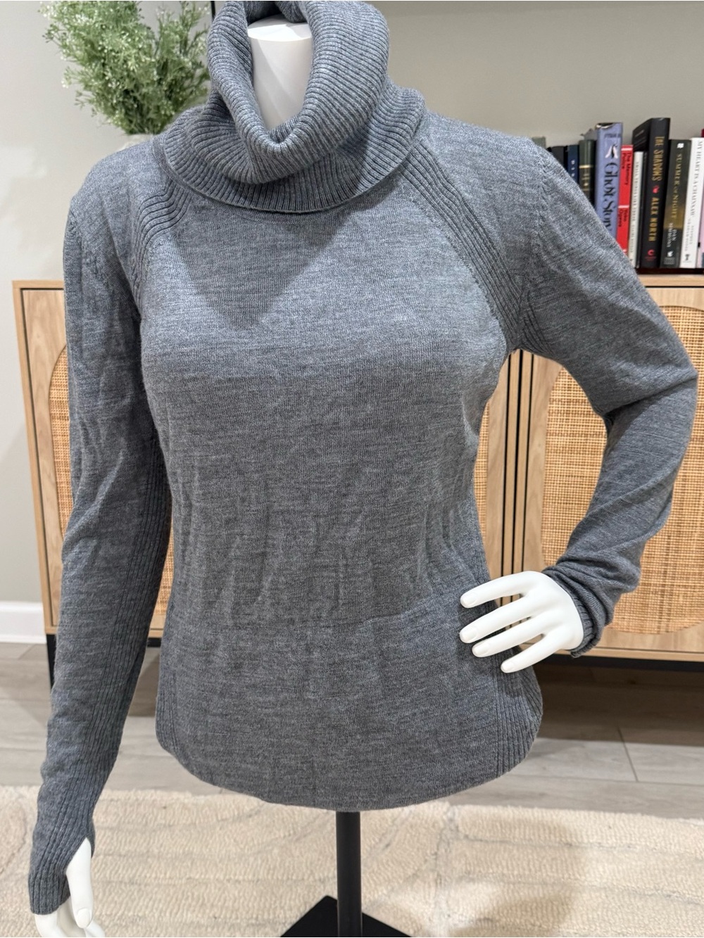 lululemon athletica Gray Ribbed Cowl Neck Sweater Women’s Size 12